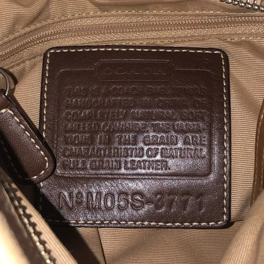 COACH Elegant Tan and Brown Trim Leather Shoulder-bag MO5S-3771